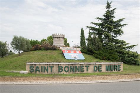 Escort Saint Bonnet de Mure